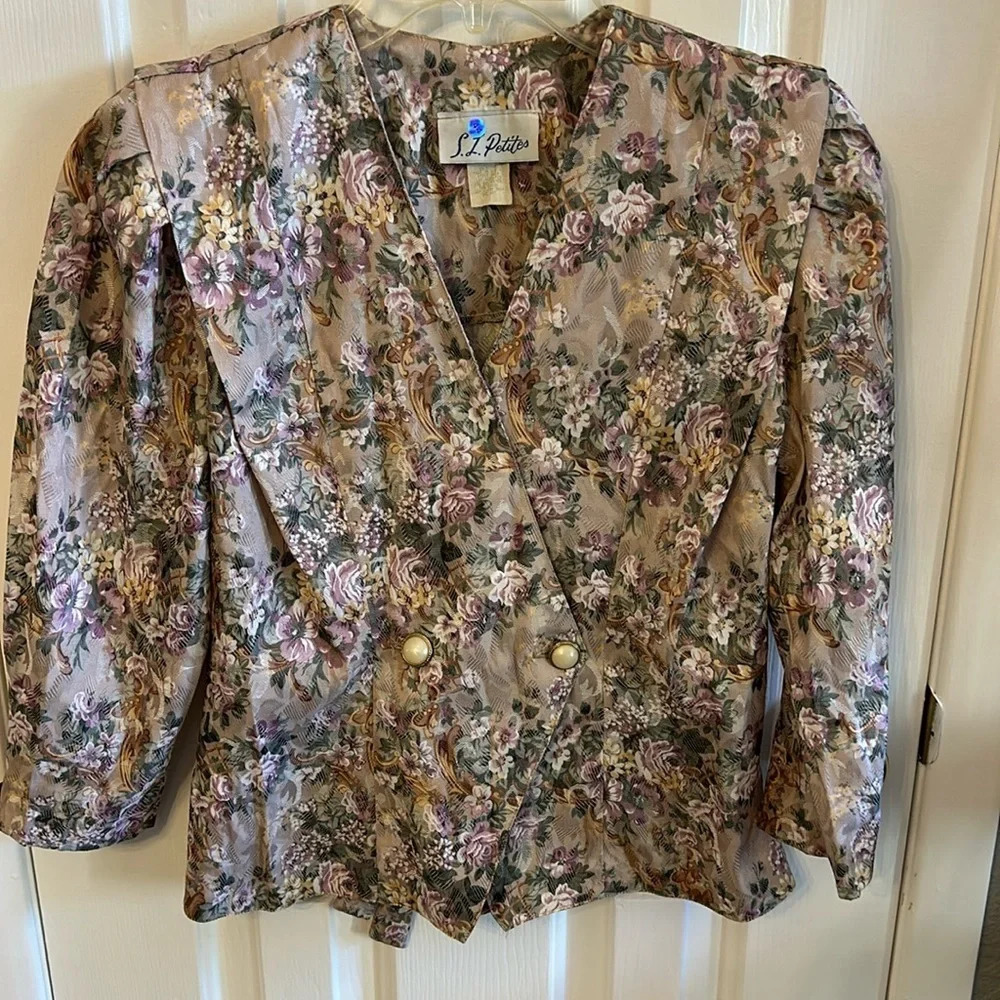 Vintage S.L. Petites Women’s 6 Beige Multi Colored Floral Pearl Button Jacket